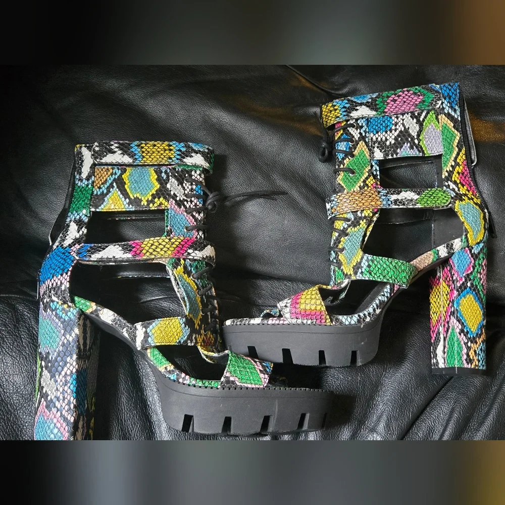 HOST PICK! 🎈🎉 Sseko Colorful Snake Print Women's Platform Heels Sz7.5 NEW - Picture 2 of 9